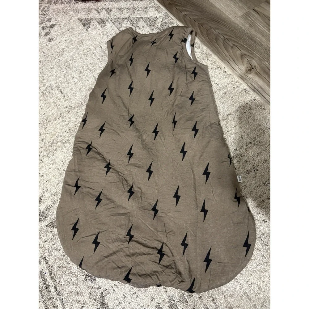 Forever French Baby Neutral Lightning Bolt Sleep Sack Size 0-6 Months